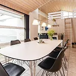 Luxury Retreat With Sea View بيت للعطل