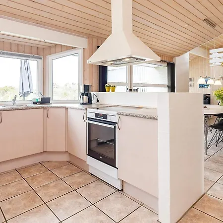 Luxury Retreat With Sea View Tatil Evi Hjørring