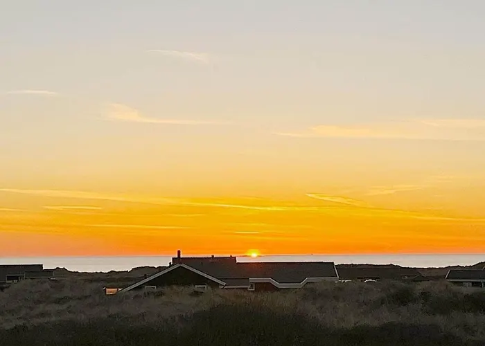 Luxury Retreat With Sea View Tatil Evi Hjørring